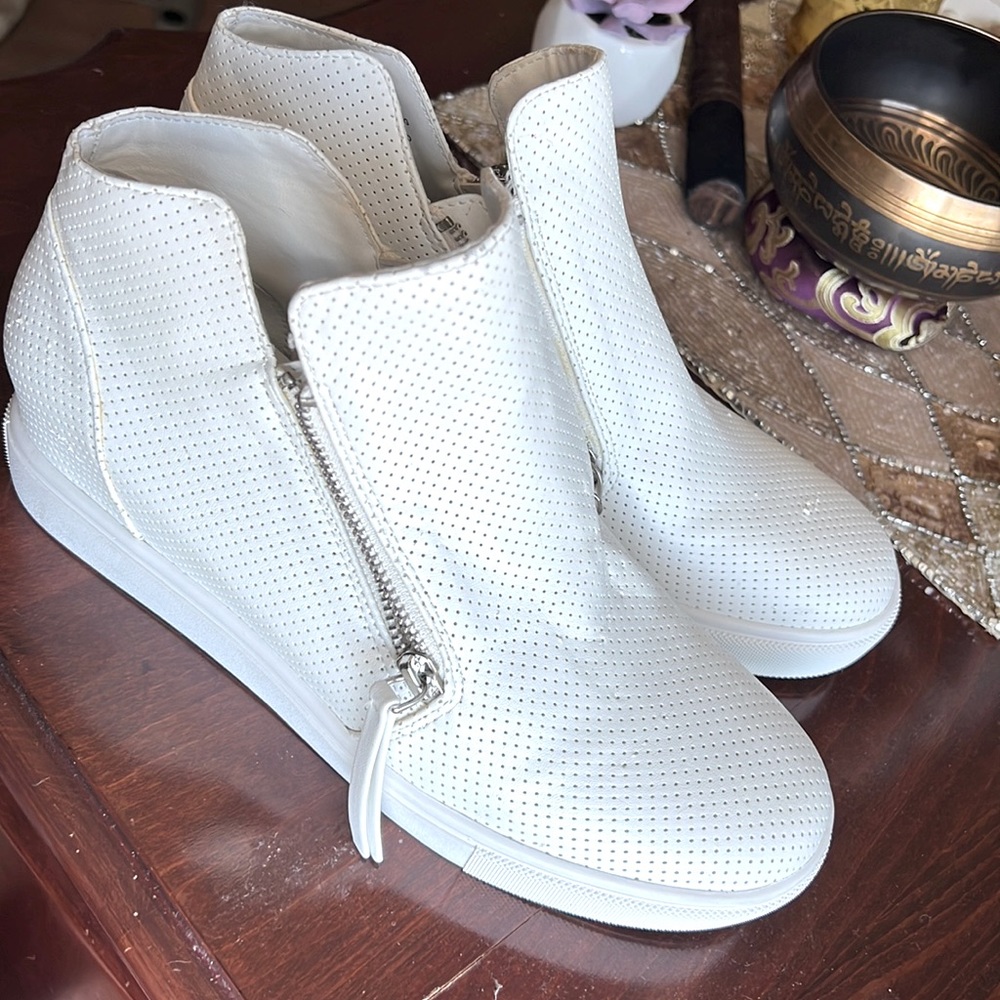 Steve madden sneakers